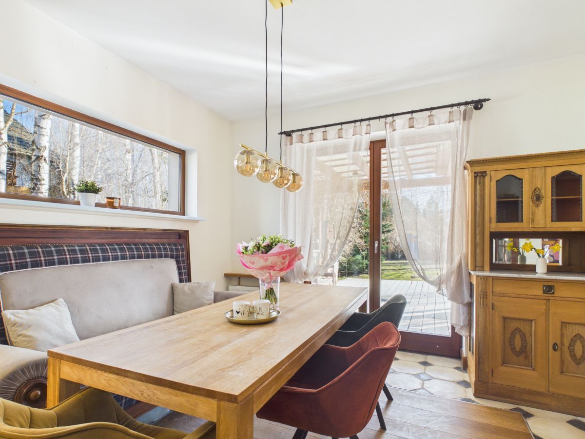 dom wolnostojący, 7 pokoi Pęcice Małe. Zdjęcie 1