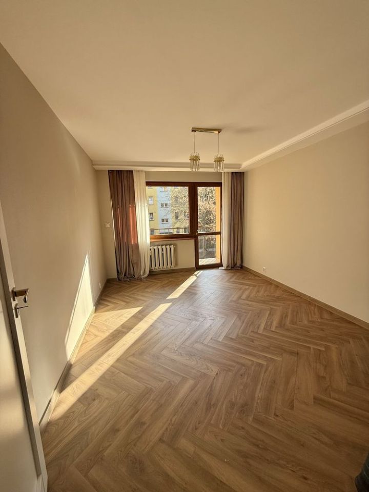 Mieszkanie 3-pokojowe Dąbrowa Górnicza, ul. Marcina Kasprzaka. Zdjęcie 2