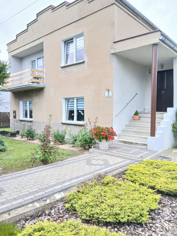dom wolnostojący, 6 pokoi Cieszków, ul. Piaskowa. Zdjęcie 1