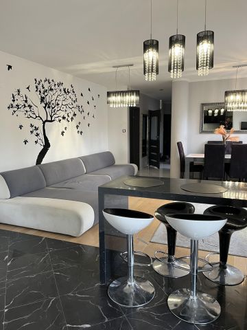 Mieszkanie 4-pokojowe Rzeszów Zalesie, ul. Mieczysławy Ćwiklińskiej. Zdjęcie 1