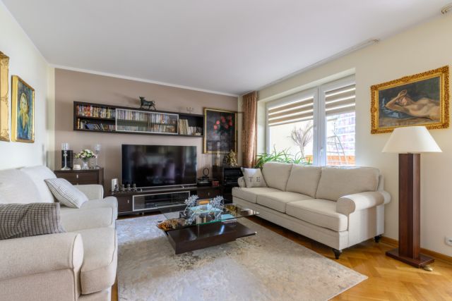 Mieszkanie 4-pokojowe Warszawa Śródmieście. Zdjęcie 1