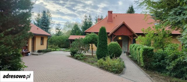 dom wolnostojący, 5 pokoi Komarno. Zdjęcie 1
