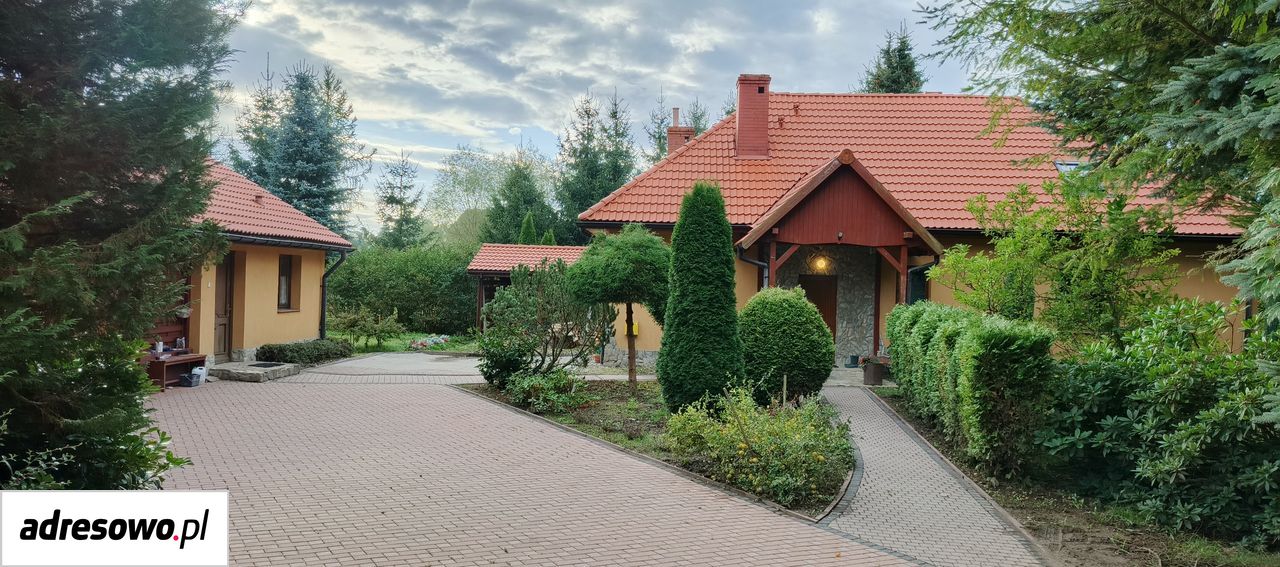 dom wolnostojący, 5 pokoi Komarno. Zdjęcie 1