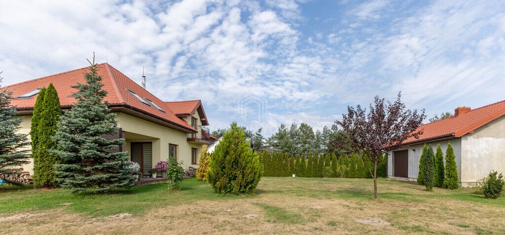 dom wolnostojący, 5 pokoi Rusiec. Zdjęcie 18