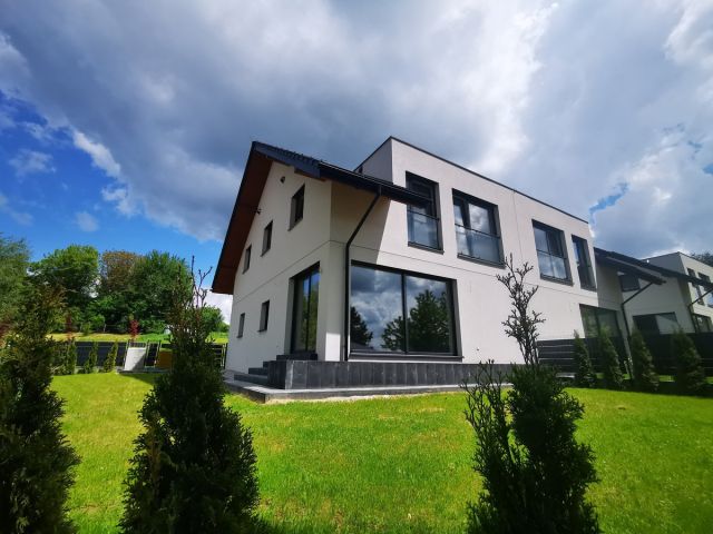 bliźniak, 5 pokoi Bosutów. Zdjęcie 1