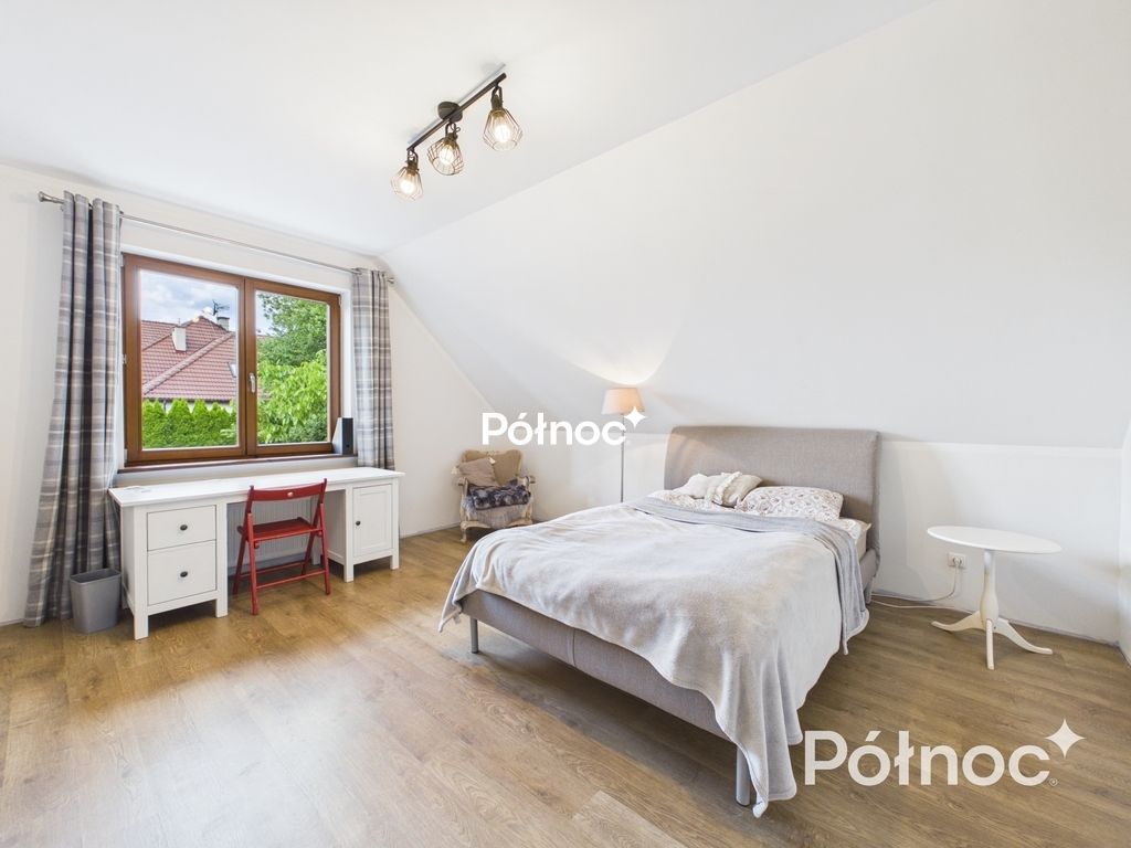 dom wolnostojący, 6 pokoi Rzeszotary, ul. Piastowska. Zdjęcie 15