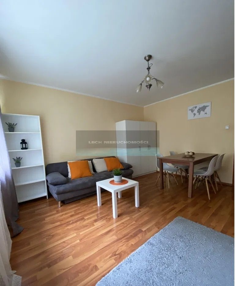 Mieszkanie 3-pokojowe Warszawa Wola, ul. Pustola. Zdjęcie 2