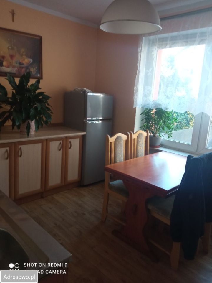 dom wolnostojący, 5 pokoi Bolesławiec, ul. Hugo Kołłątaja. Zdjęcie 2