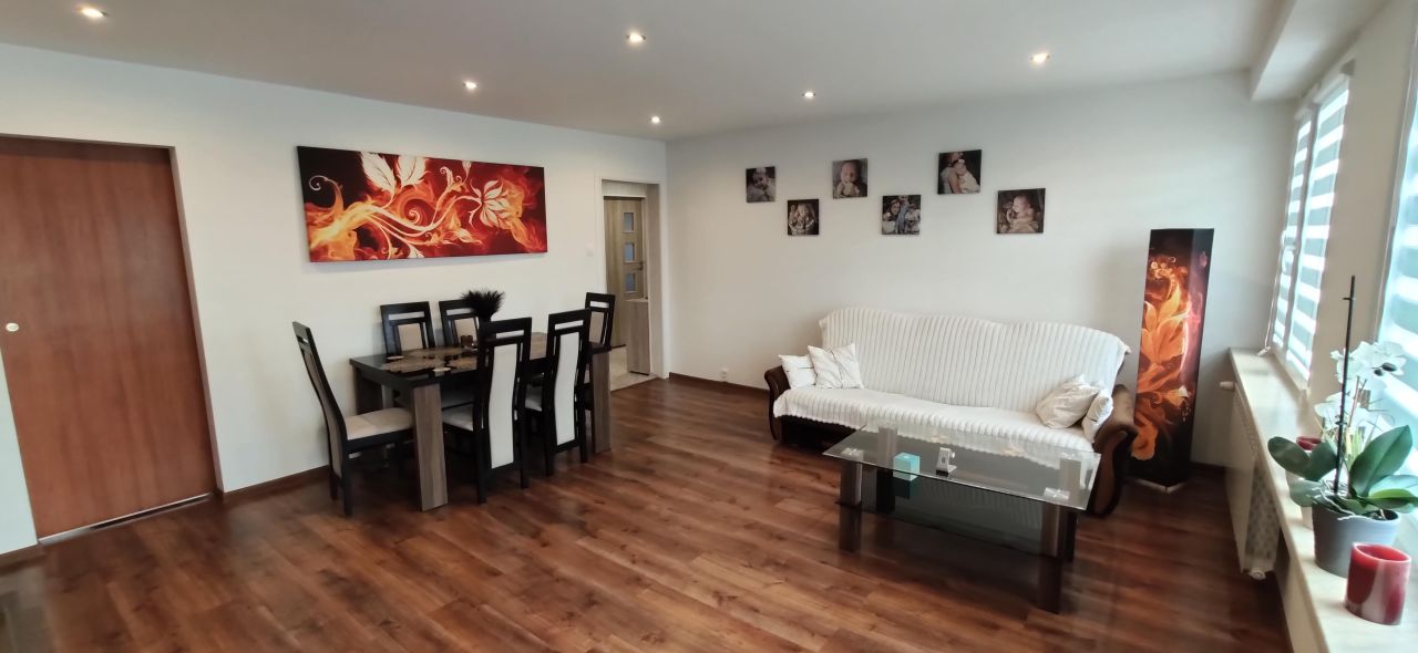 Mieszkanie 4-pokojowe Kęty Nowe Miasto, os. 700-lecia. Zdjęcie 2