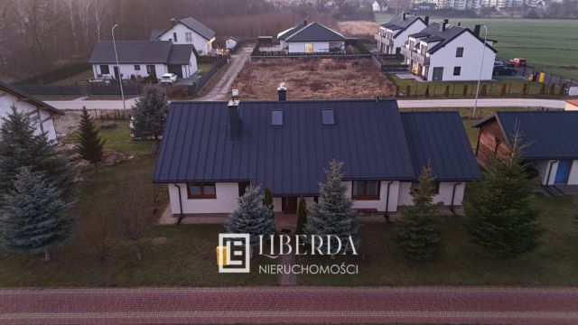 dom wolnostojący, 5 pokoi Biskupie-Kolonia. Zdjęcie 12