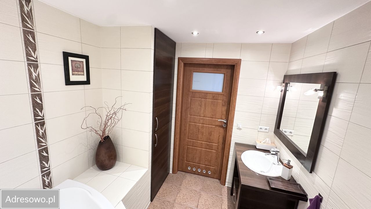 Mieszkanie 3-pokojowe Niemodlin, ul. Rynek. Zdjęcie 9