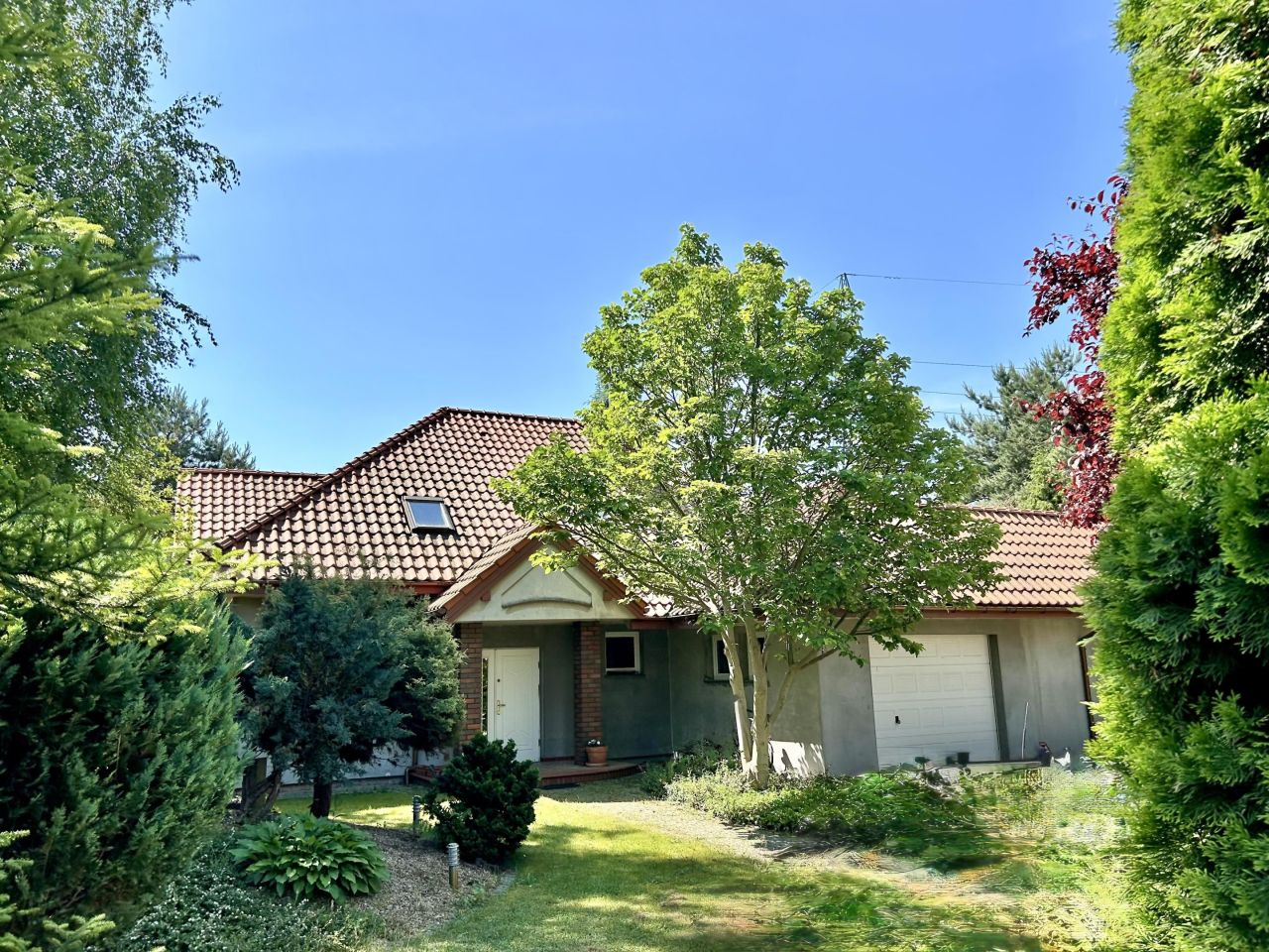 dom wolnostojący, 5 pokoi Piotrków Trybunalski Wierzeje, Jeziorna II ul. Regatowa. Zdjęcie 1