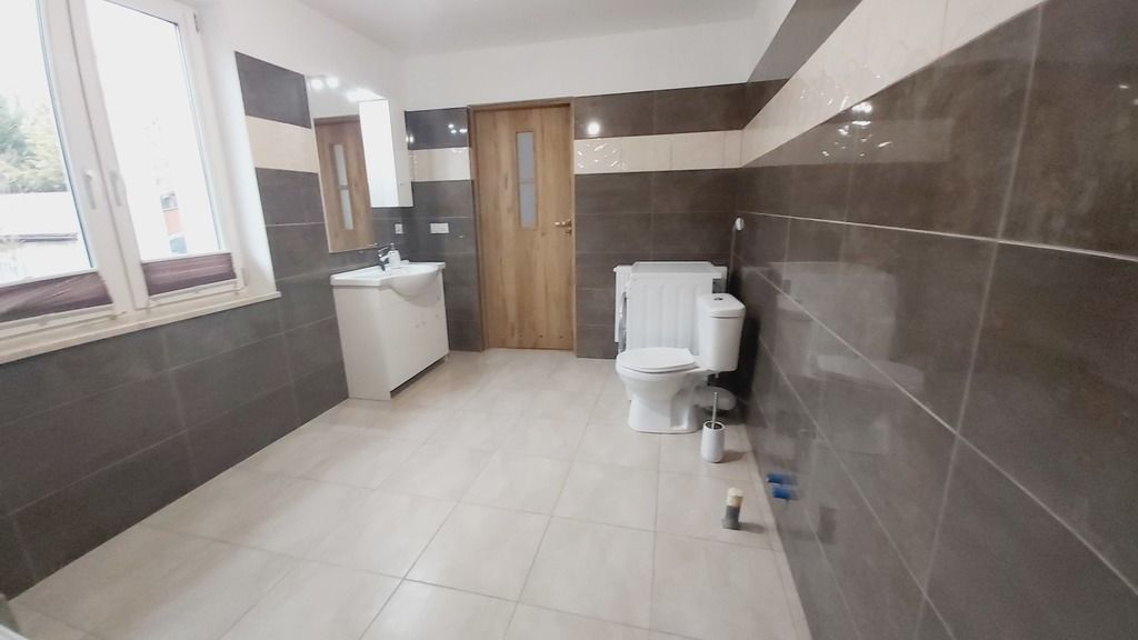 dom wolnostojący, 5 pokoi Siekierowice. Zdjęcie 12