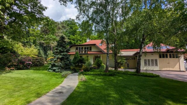 dom wolnostojący, 6 pokoi Piaseczno Zalesie Dolne. Zdjęcie 1