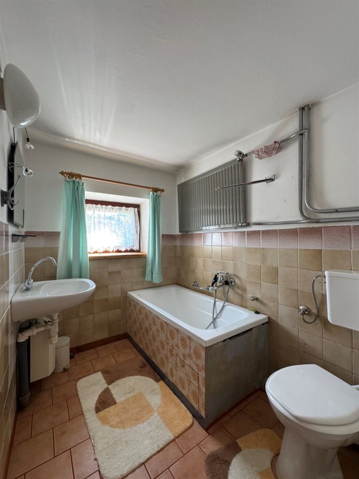 dom wolnostojący, 10 pokoi Berest. Zdjęcie 15