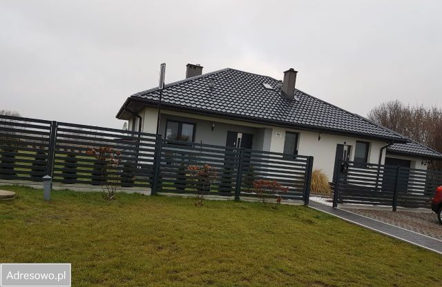 dom wolnostojący, 4 pokoje Dłutowo. Zdjęcie 1