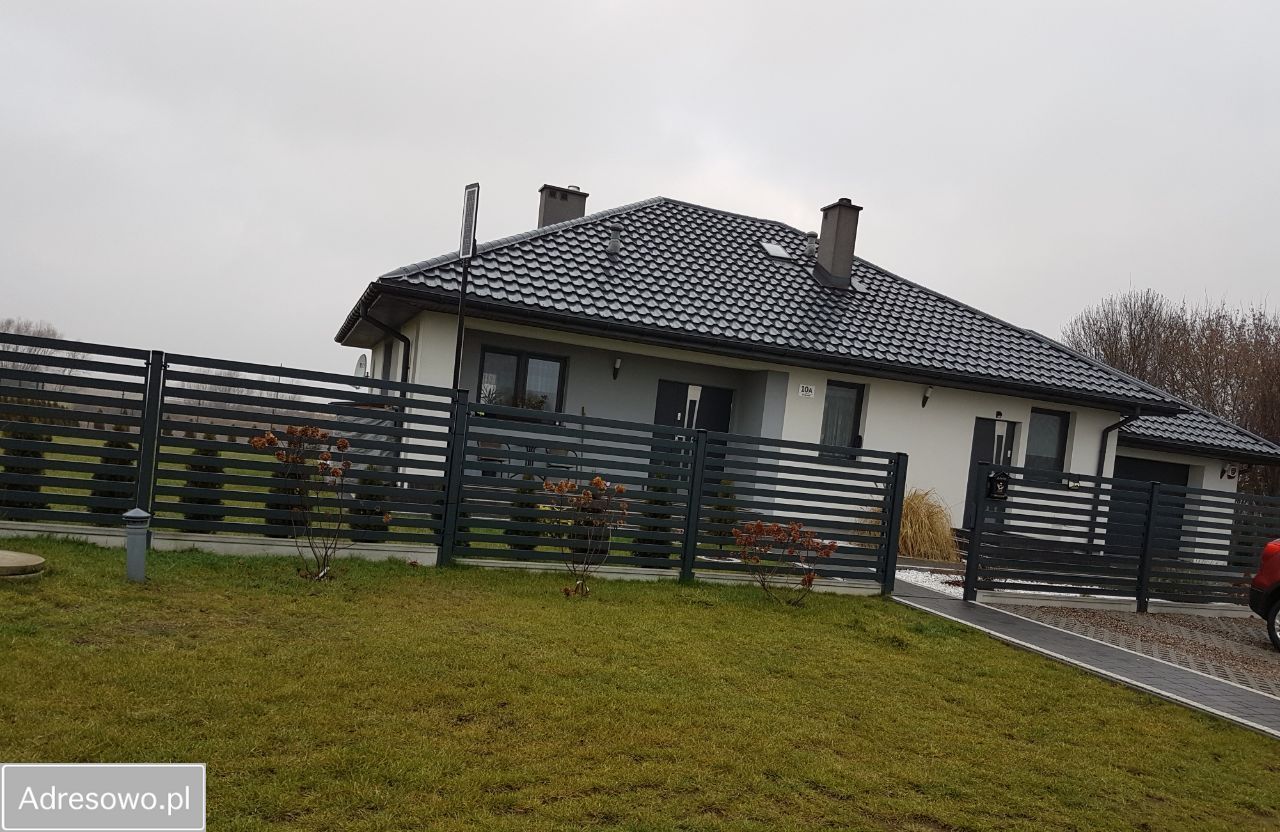 dom wolnostojący, 4 pokoje Dłutowo
