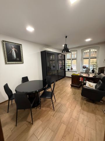 Mieszkanie 3-pokojowe Katowice Śródmieście, ul. Juliusza Ligonia. Zdjęcie 1