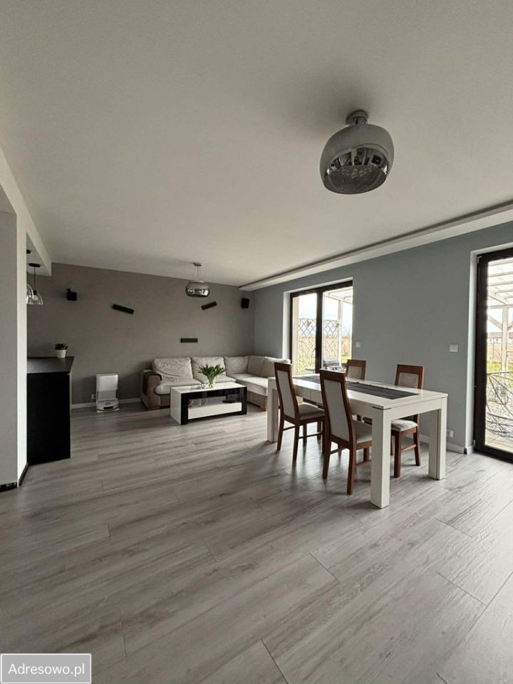 bliźniak, 4 pokoje Strzeżenice. Zdjęcie 4