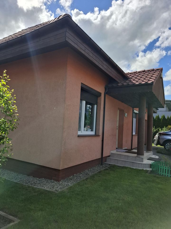 dom wolnostojący, 3 pokoje Rokietnica, ul. Słoneczna. Zdjęcie 1