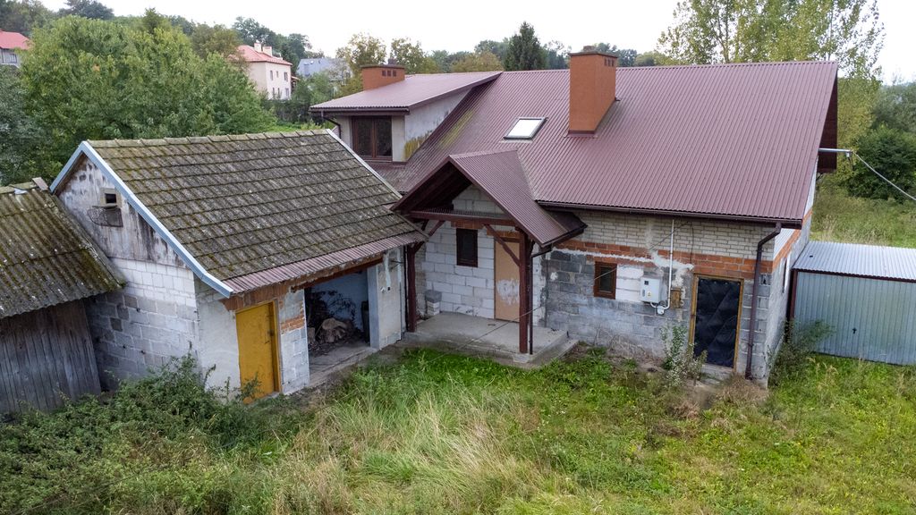 dom wolnostojący, 6 pokoi Łopuszka Mała. Zdjęcie 3