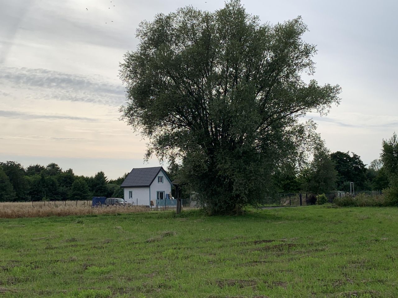 dom letniskowy, 3 pokoje Kładno, ul. Parkowa. Zdjęcie 2