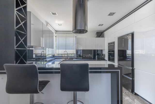 dom wolnostojący, 5 pokoi Nowe Miasto. Zdjęcie 6