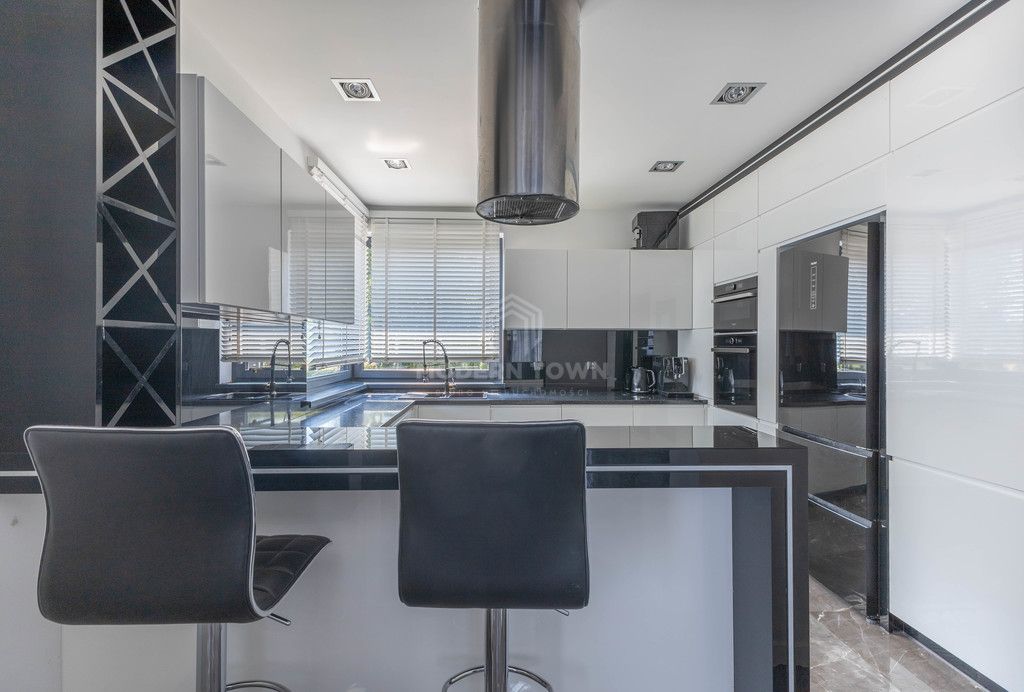 dom wolnostojący, 5 pokoi Nowe Miasto. Zdjęcie 6