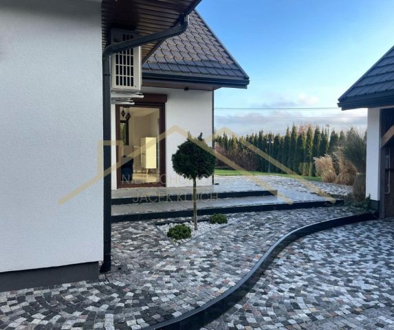 dom wolnostojący, 4 pokoje Nawóz. Zdjęcie 2
