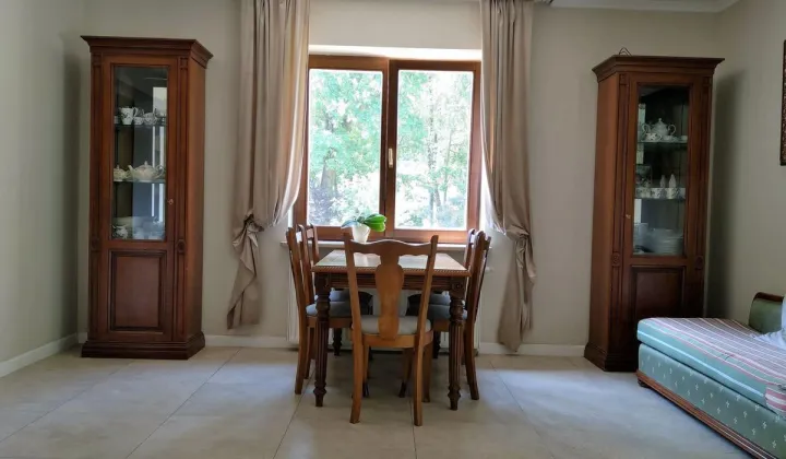 dom wolnostojący, 6 pokoi Magdalenka, ul. Grójecka