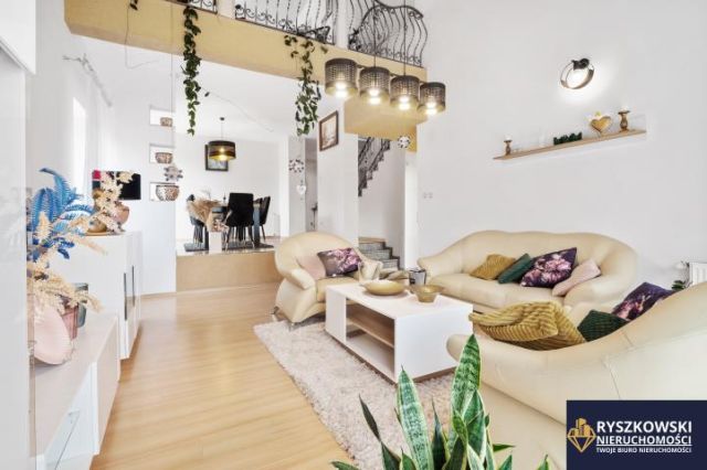 dom wolnostojący, 6 pokoi Zwódne. Zdjęcie 3