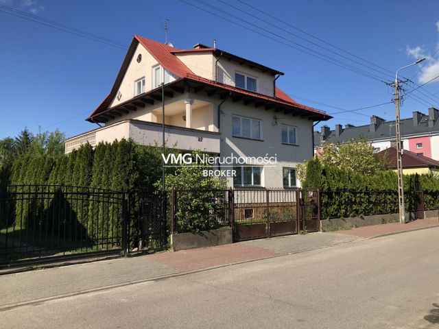 dom wolnostojący, 8 pokoi Wołomin. Zdjęcie 1