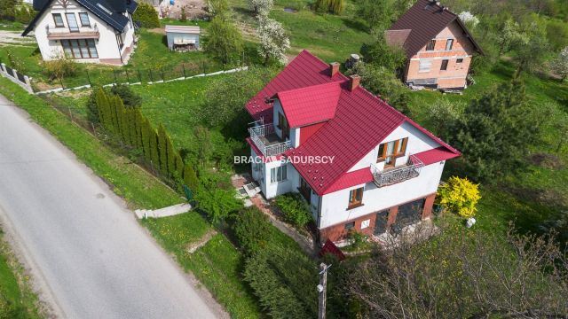 dom wolnostojący, 4 pokoje Łazany. Zdjęcie 2
