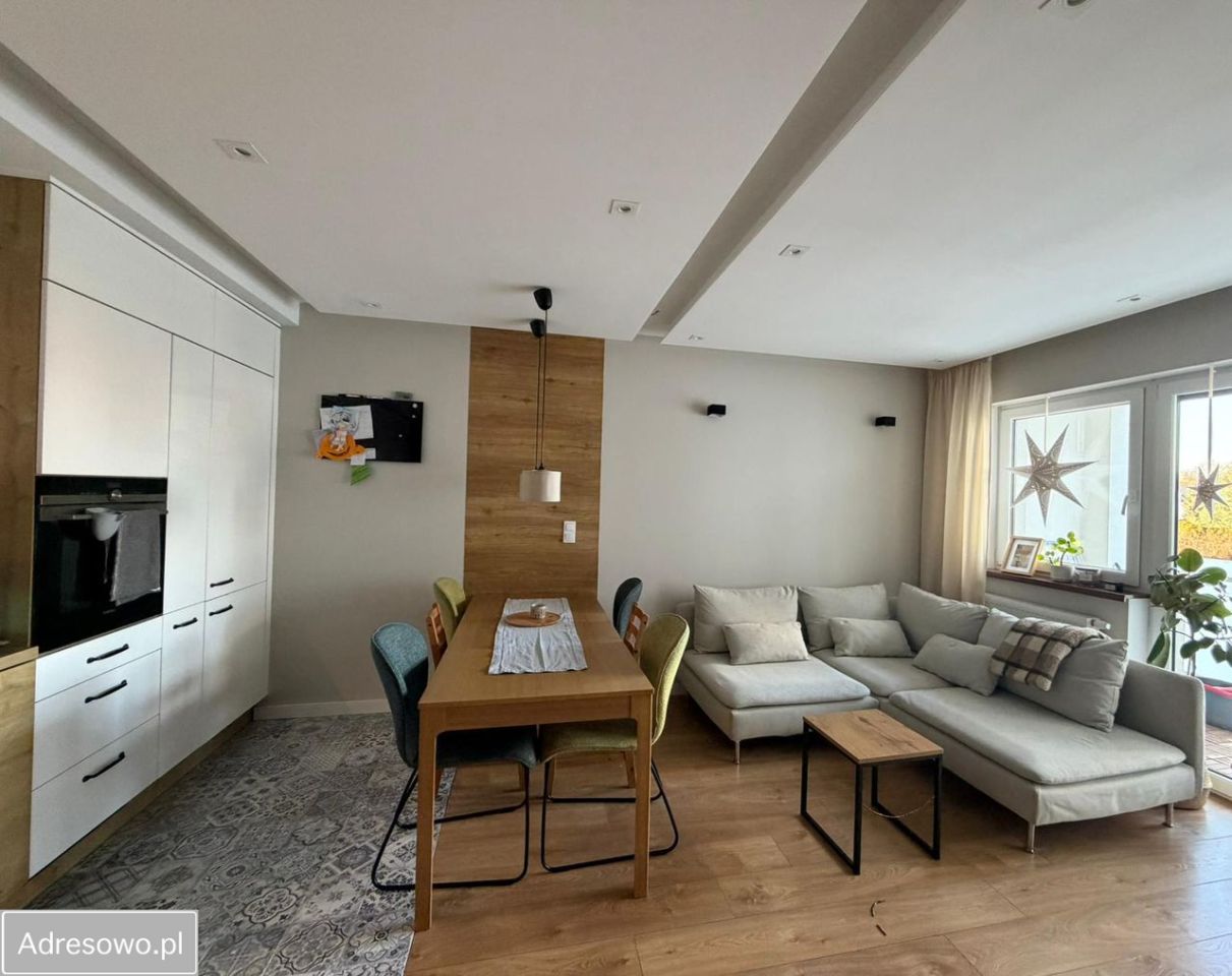 Mieszkanie 3-pokojowe Śrem. Zdjęcie 1