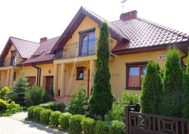 bliźniak, 5 pokoi Tyniec Mały. Zdjęcie 1