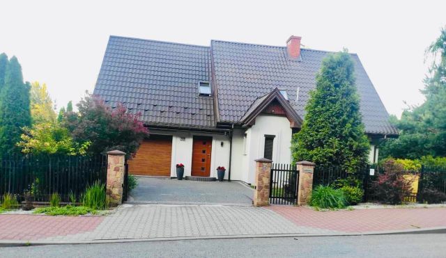 dom wolnostojący, 3 pokoje Starachowice. Zdjęcie 1