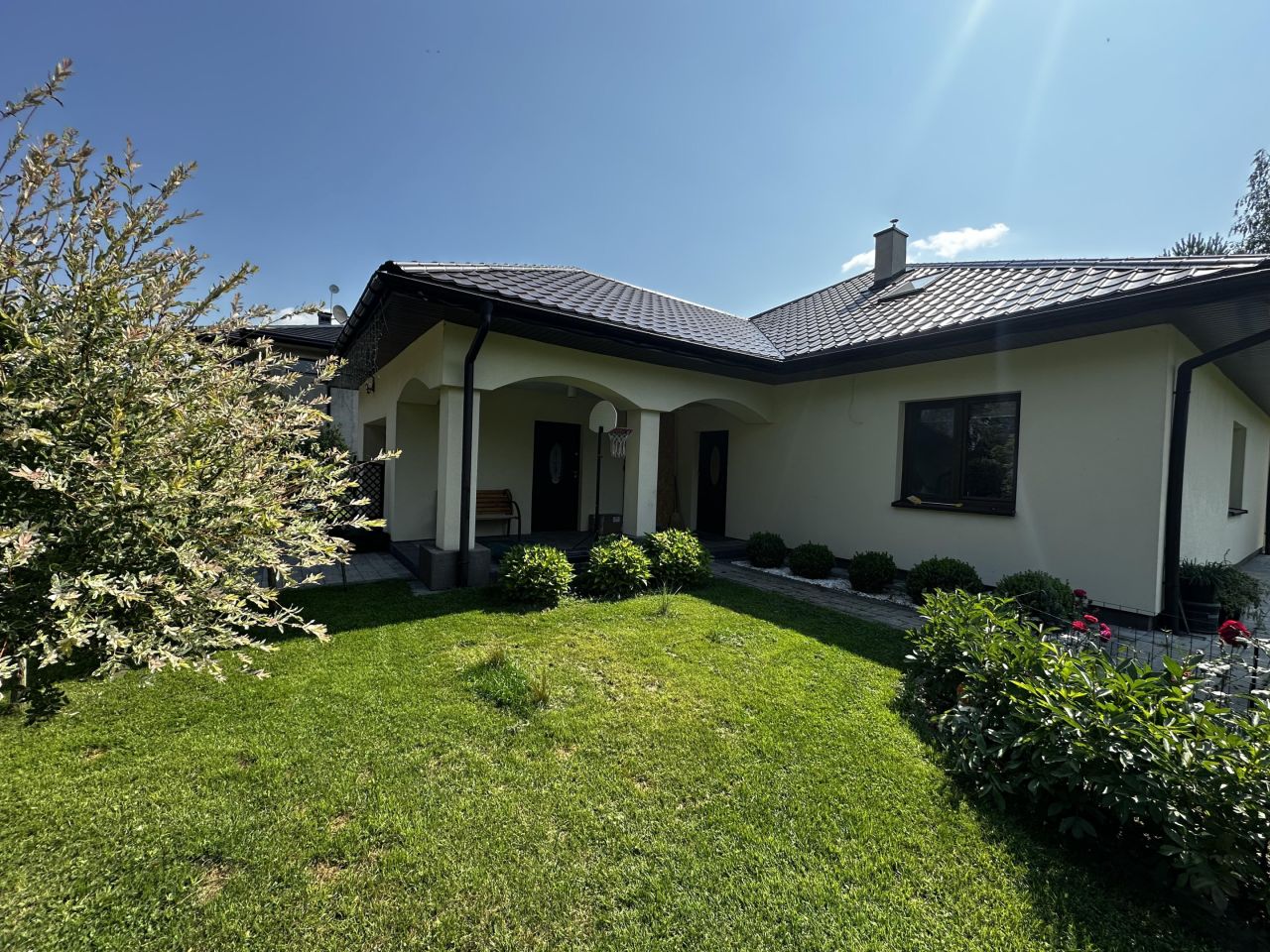dom wolnostojący, 5 pokoi Rusiec, ul. Bursztynowa