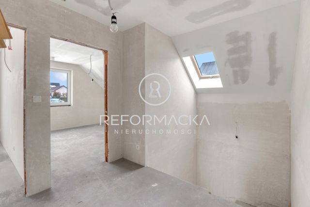 dom wolnostojący, 5 pokoi Strażów. Zdjęcie 19