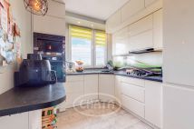 Mieszkanie 4-pokojowe Wrocław Różanka, ul. Bezpieczna. Zdjęcie 4