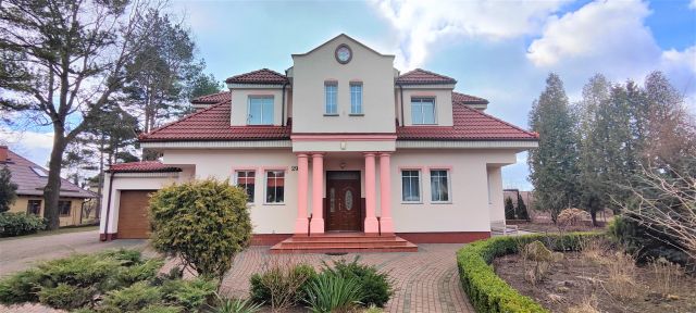 dworek, 6 pokoi Pomieczyno, ul. Słupia. Zdjęcie 1