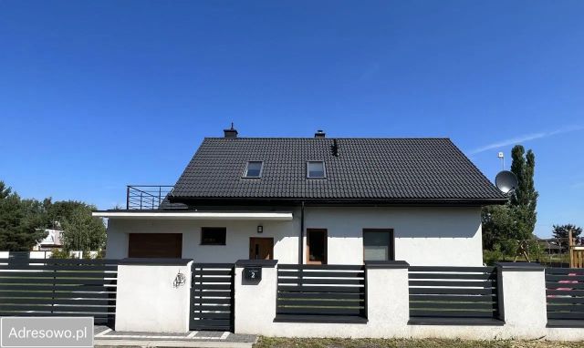 dom wolnostojący, 4 pokoje Pabianice, ul. Wołyniaków. Zdjęcie 1