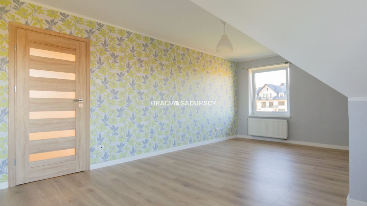 bliźniak, 6 pokoi Wola Luborzycka. Zdjęcie 13