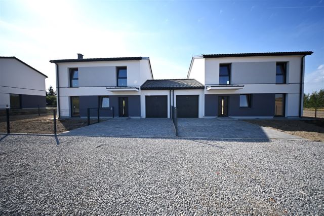 dom wolnostojący, 4 pokoje Niemce. Zdjęcie 1