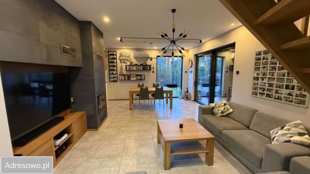 dom wolnostojący, 5 pokoi Grzybowo. Zdjęcie 1