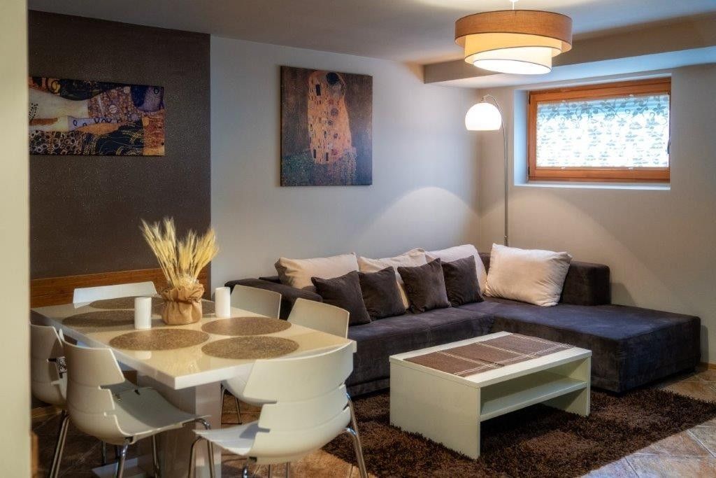 Lokal Zakopane, ul. Przewodnika Józefa Krzeptowskiego. Zdjęcie 2