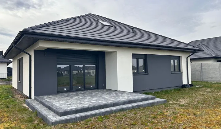 dom wolnostojący, 4 pokoje Węglew Węglew-Kolonia, ul. Wiosenna