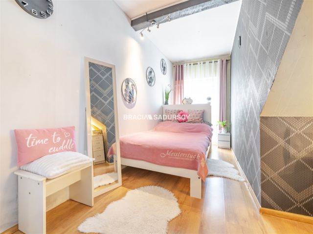 dom wolnostojący, 11 pokoi Kraków Podgórze Duchackie, ul. Nowosądecka. Zdjęcie 7