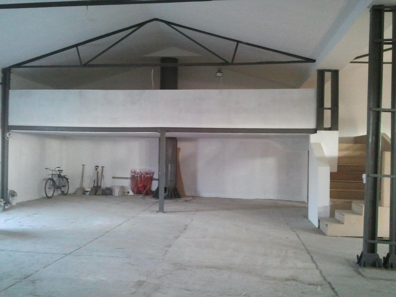 Hala/magazyn Rejowiec Fabryczny. Zdjęcie 6