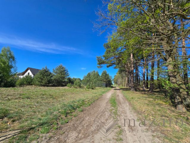 Działka budowlana Stronno. Zdjęcie 5