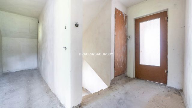 dom wolnostojący, 8 pokoi Libertów, ul. św. Floriana. Zdjęcie 9